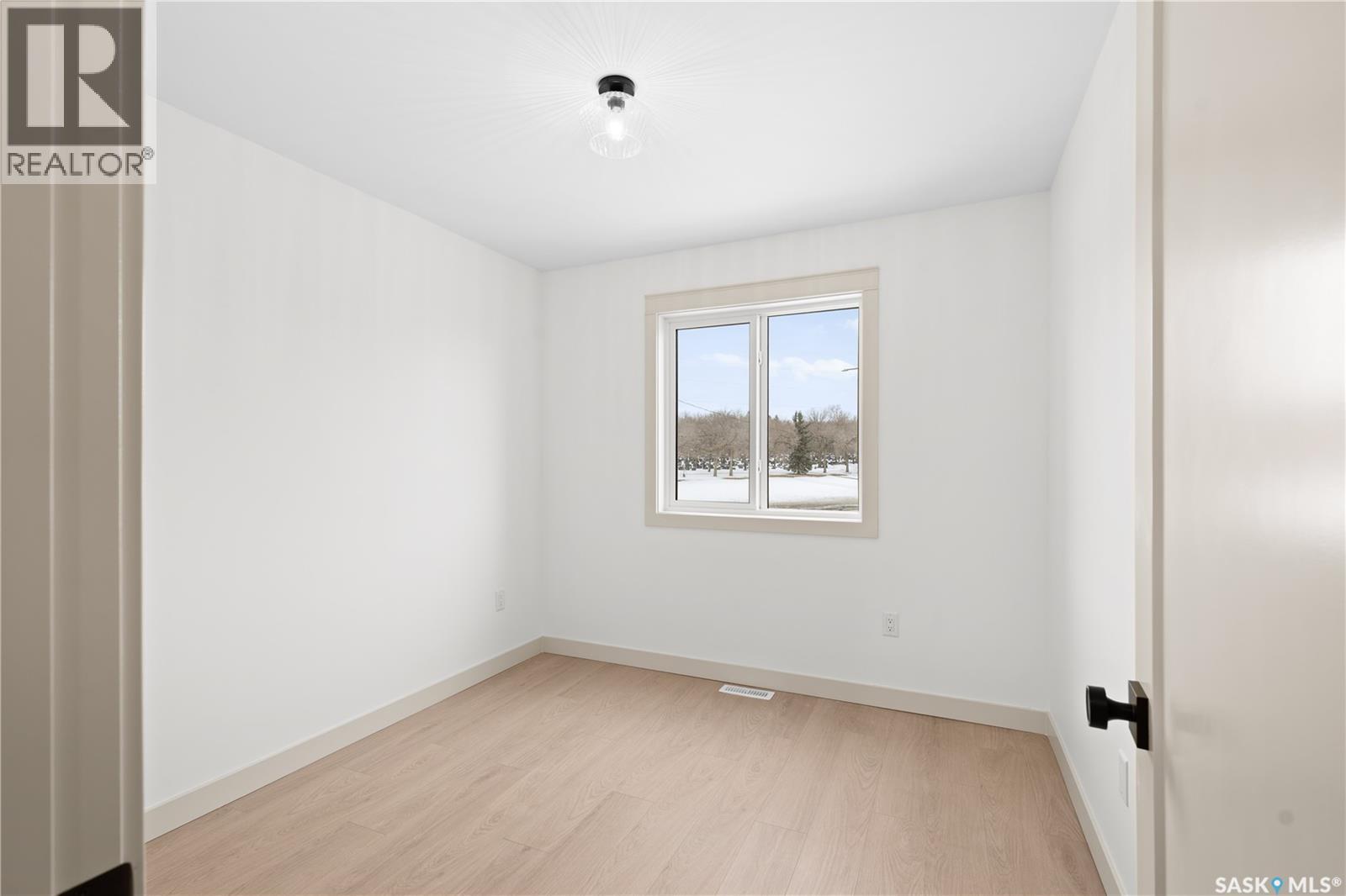 426 Empress STREET - 38