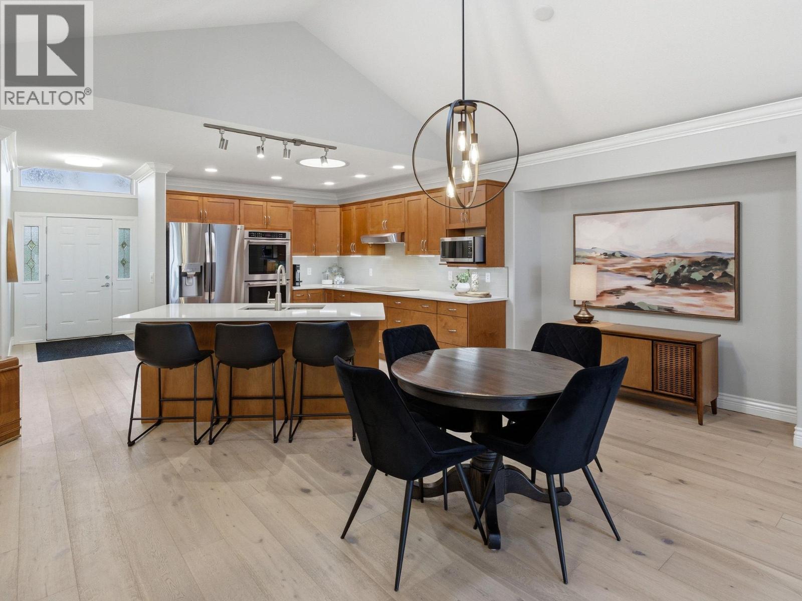 #8 2100 BOUCHERIE ROAD - 1