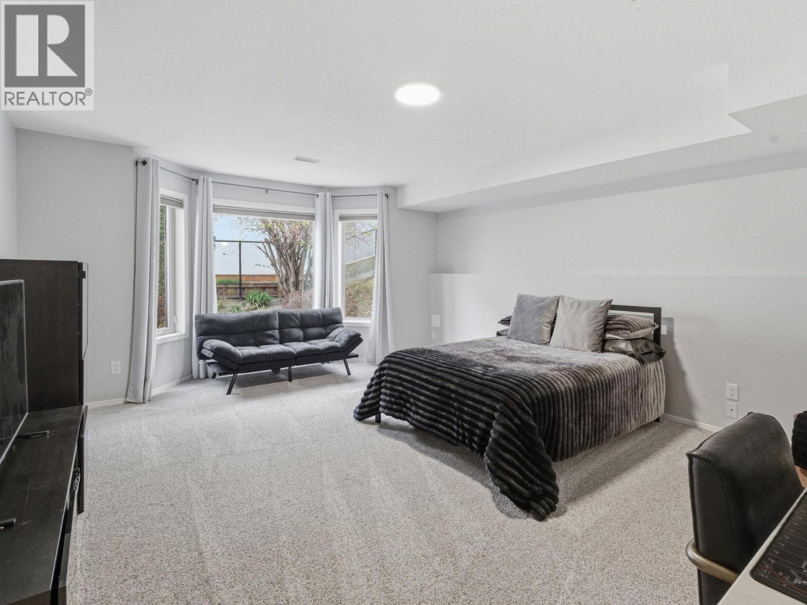 #8 2100 BOUCHERIE ROAD - 8