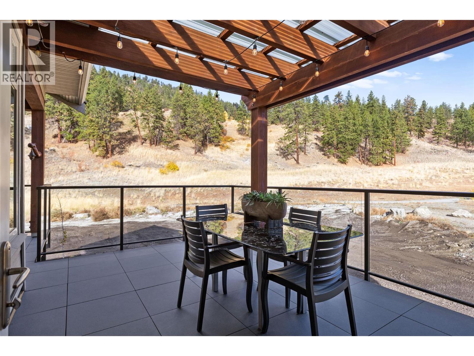 4000 Redstone Crescent Unit# 221, Peachland