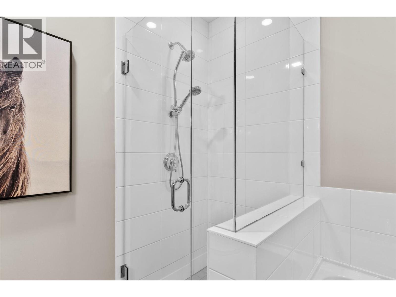 4000 Redstone Crescent Unit# 221, Peachland