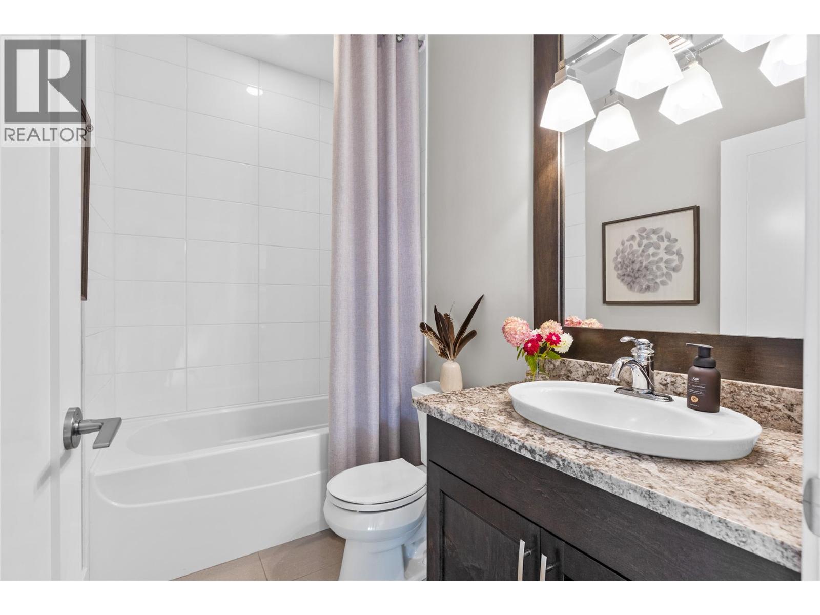 4000 Redstone Crescent Unit# 221, Peachland