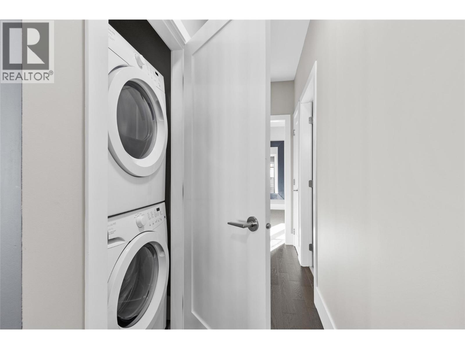 4000 Redstone Crescent Unit# 221, Peachland