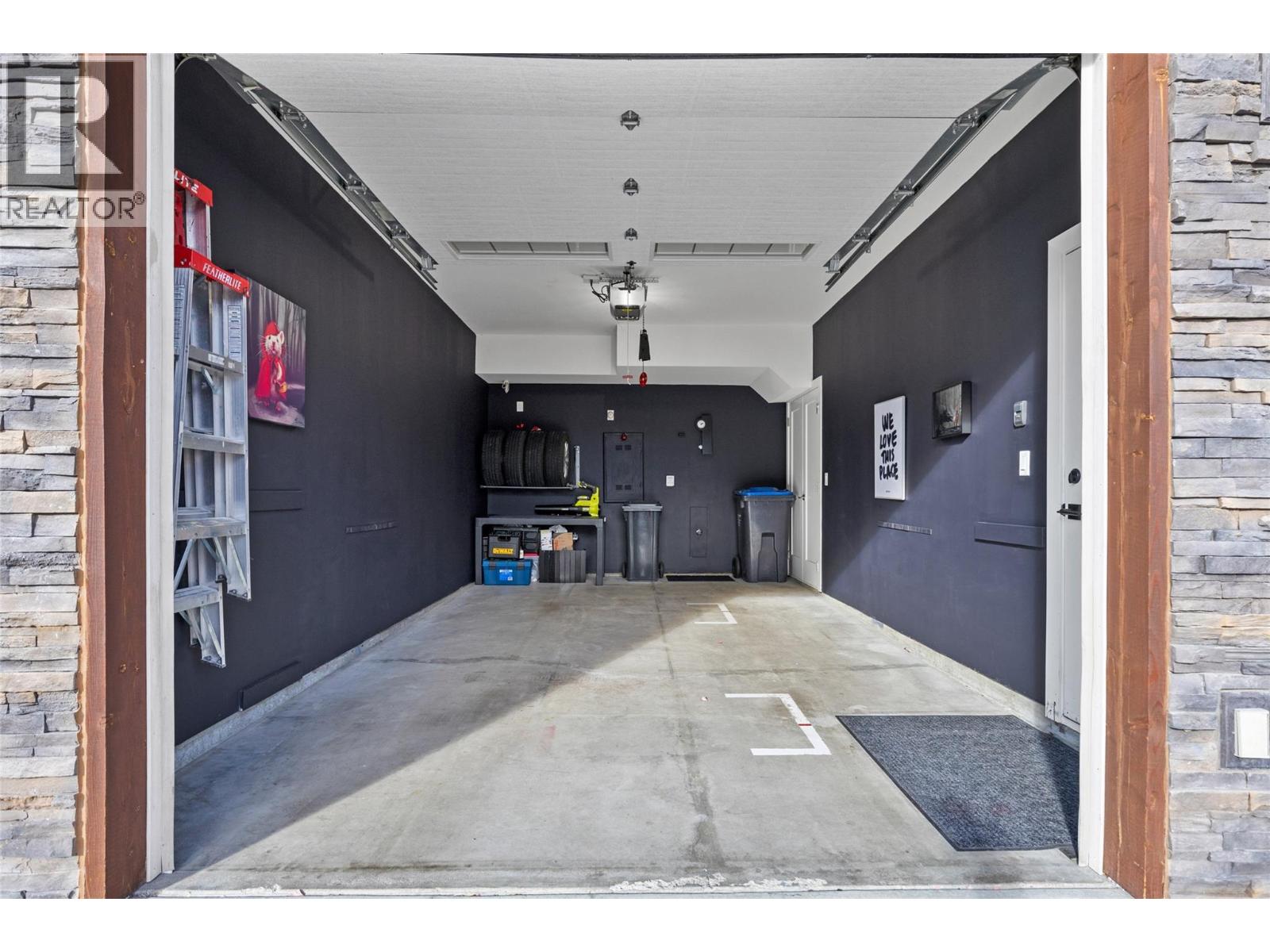 4000 Redstone Crescent Unit# 221, Peachland