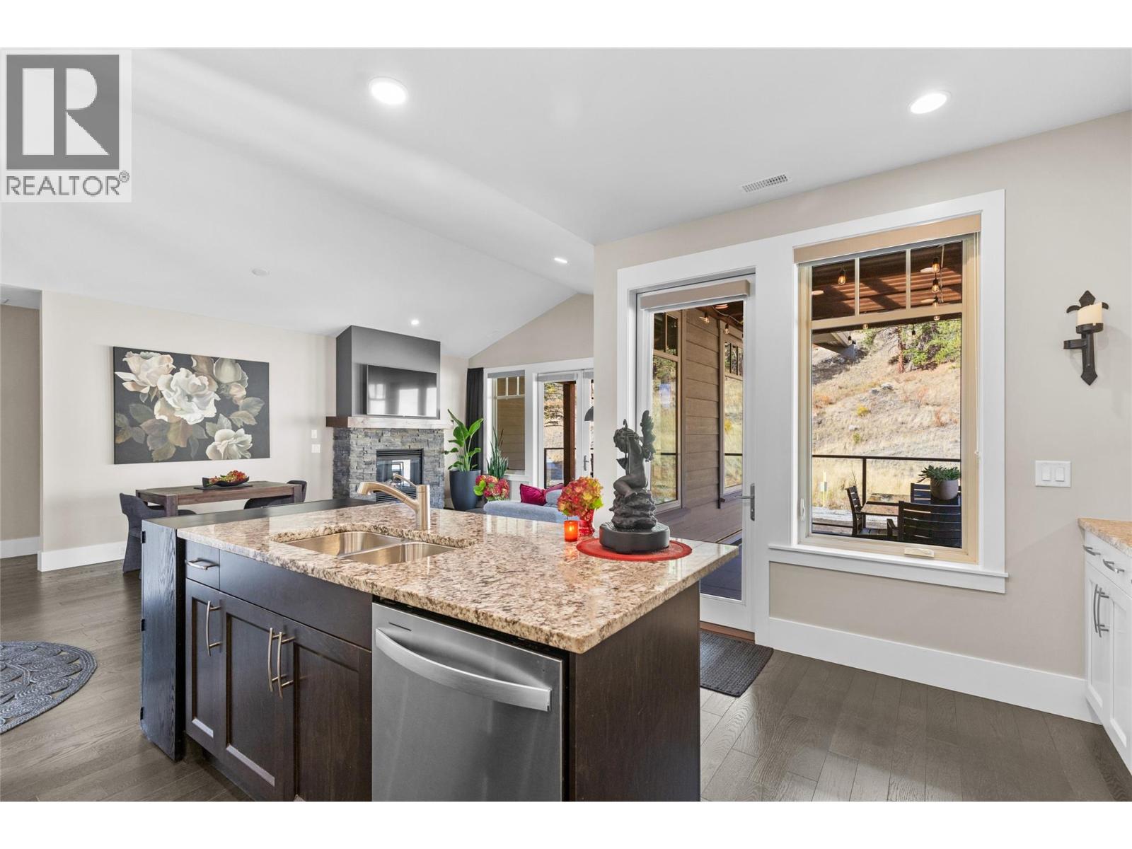 4000 Redstone Crescent Unit# 221, Peachland