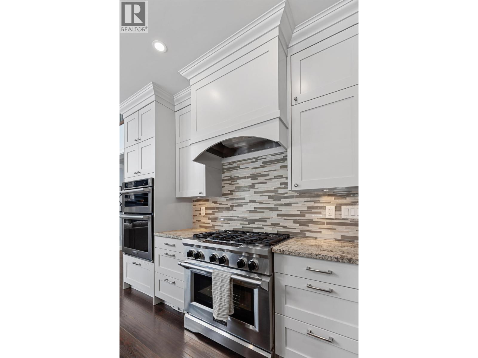 10888 LOLLAND CRESCENT - 8