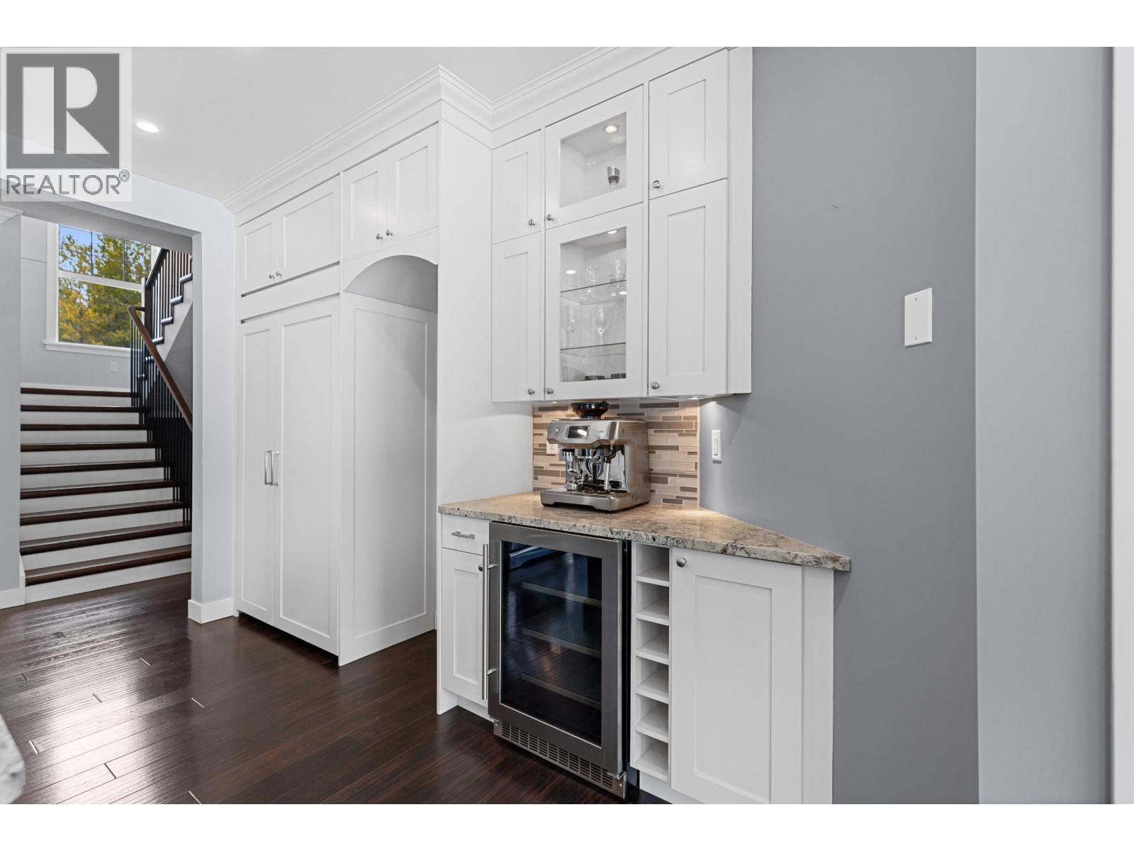 10888 LOLLAND CRESCENT - 9