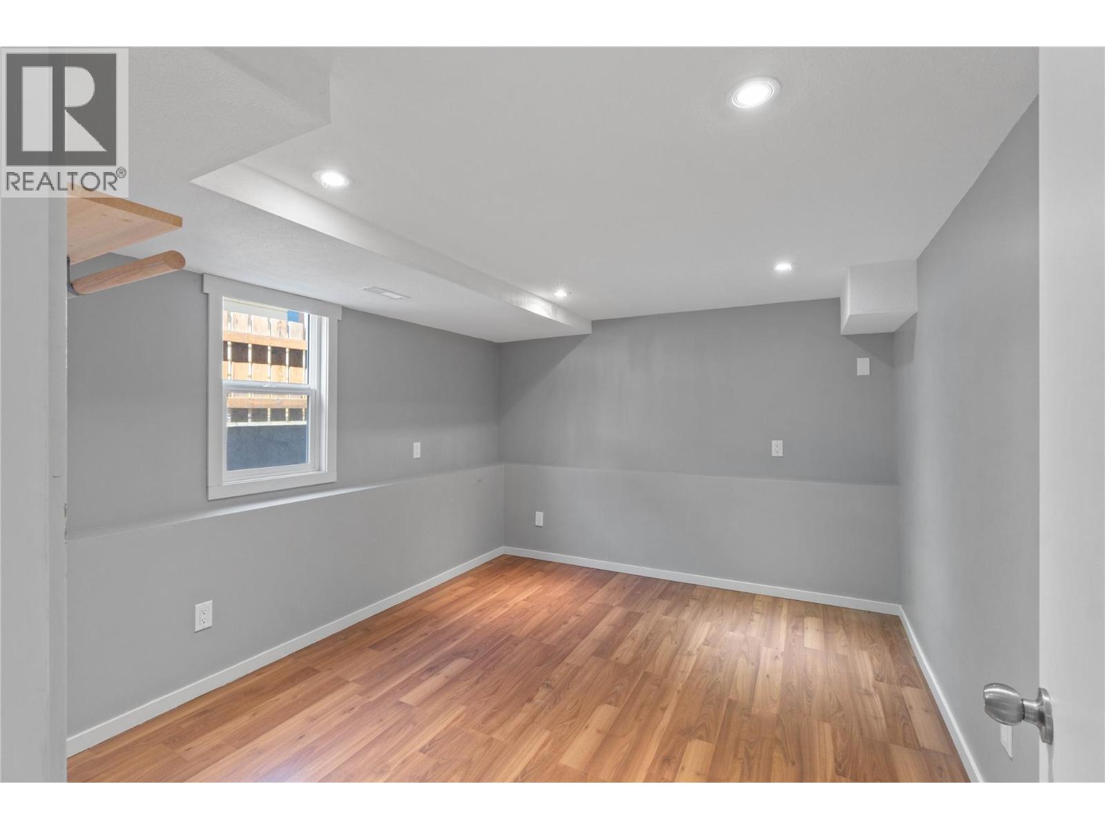 795 NICOLA STREET - 19