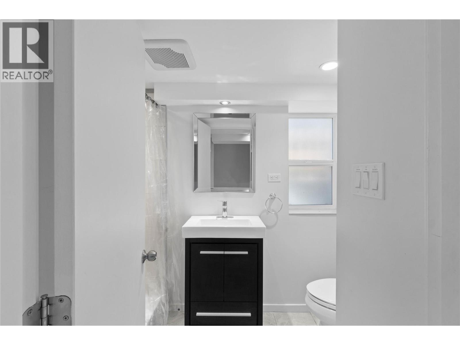 795 NICOLA STREET - 17