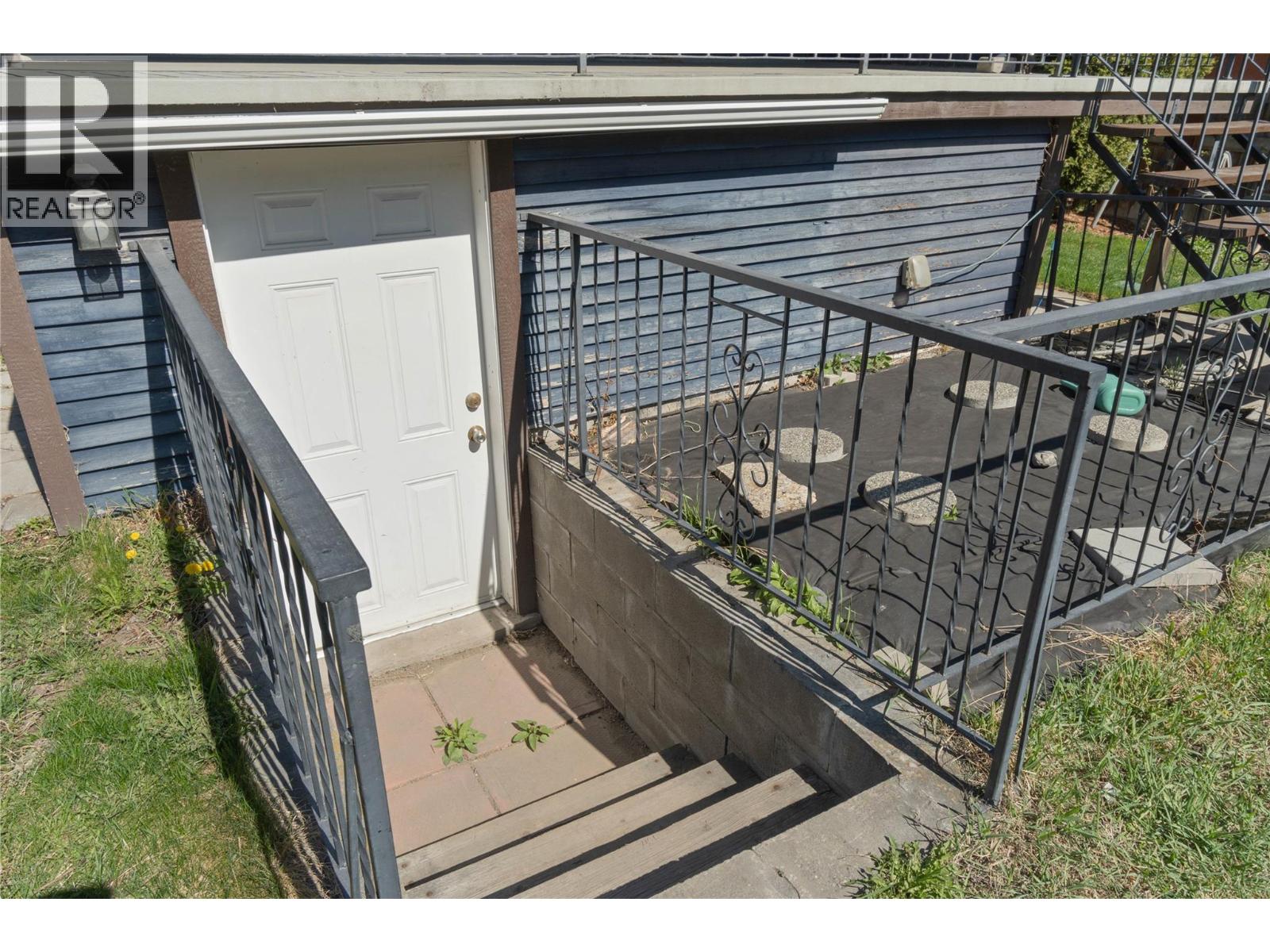 795 NICOLA STREET - 35