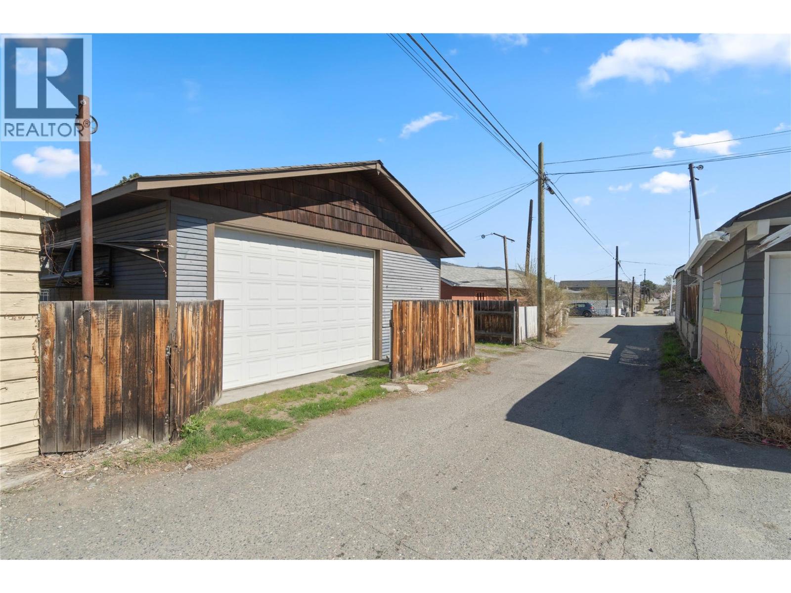 795 NICOLA STREET - 4