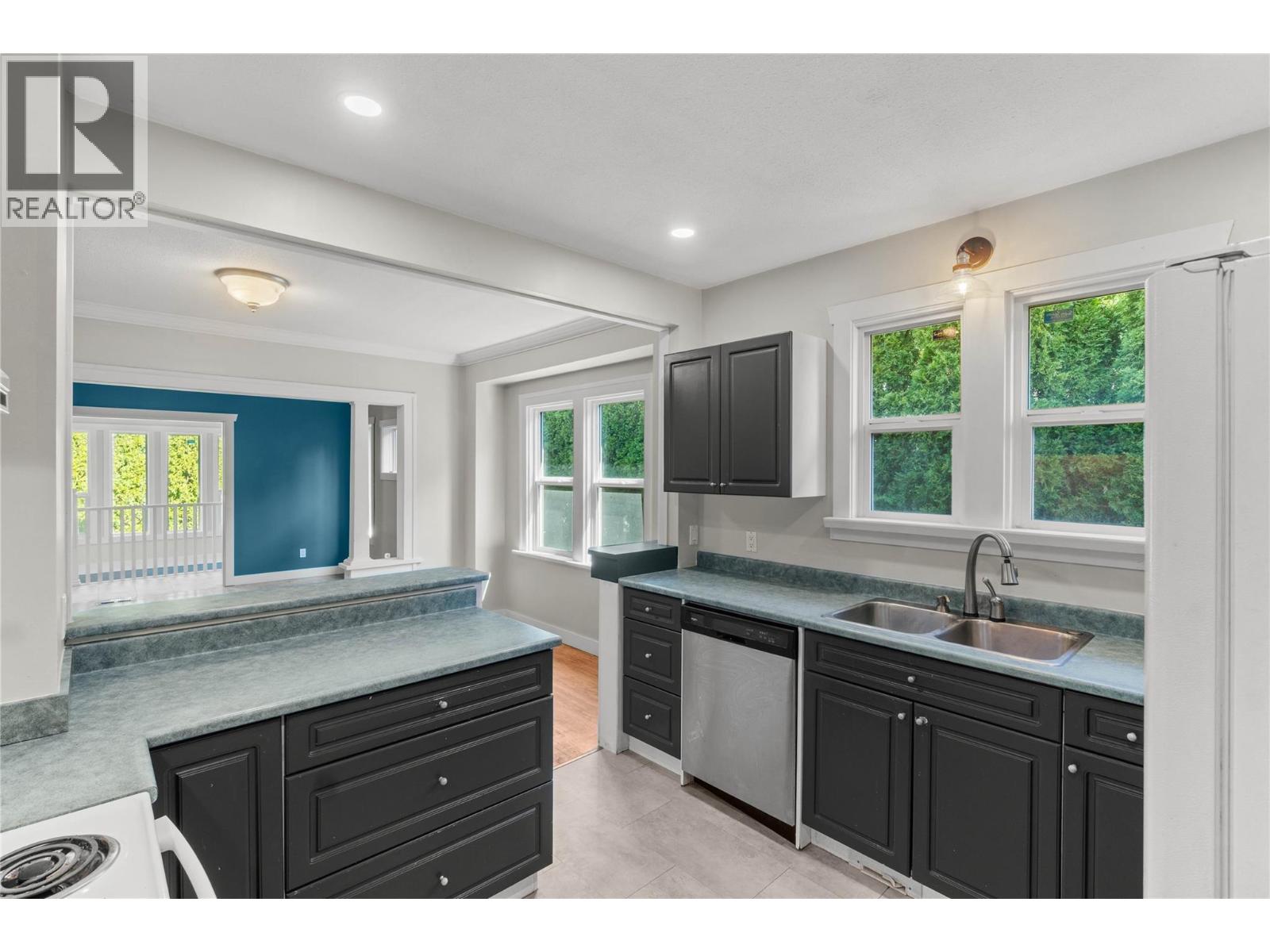 795 NICOLA STREET - 12