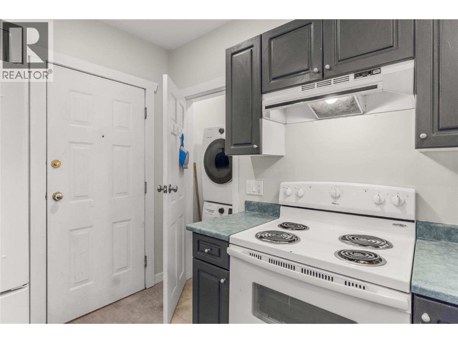 795 NICOLA STREET - 23