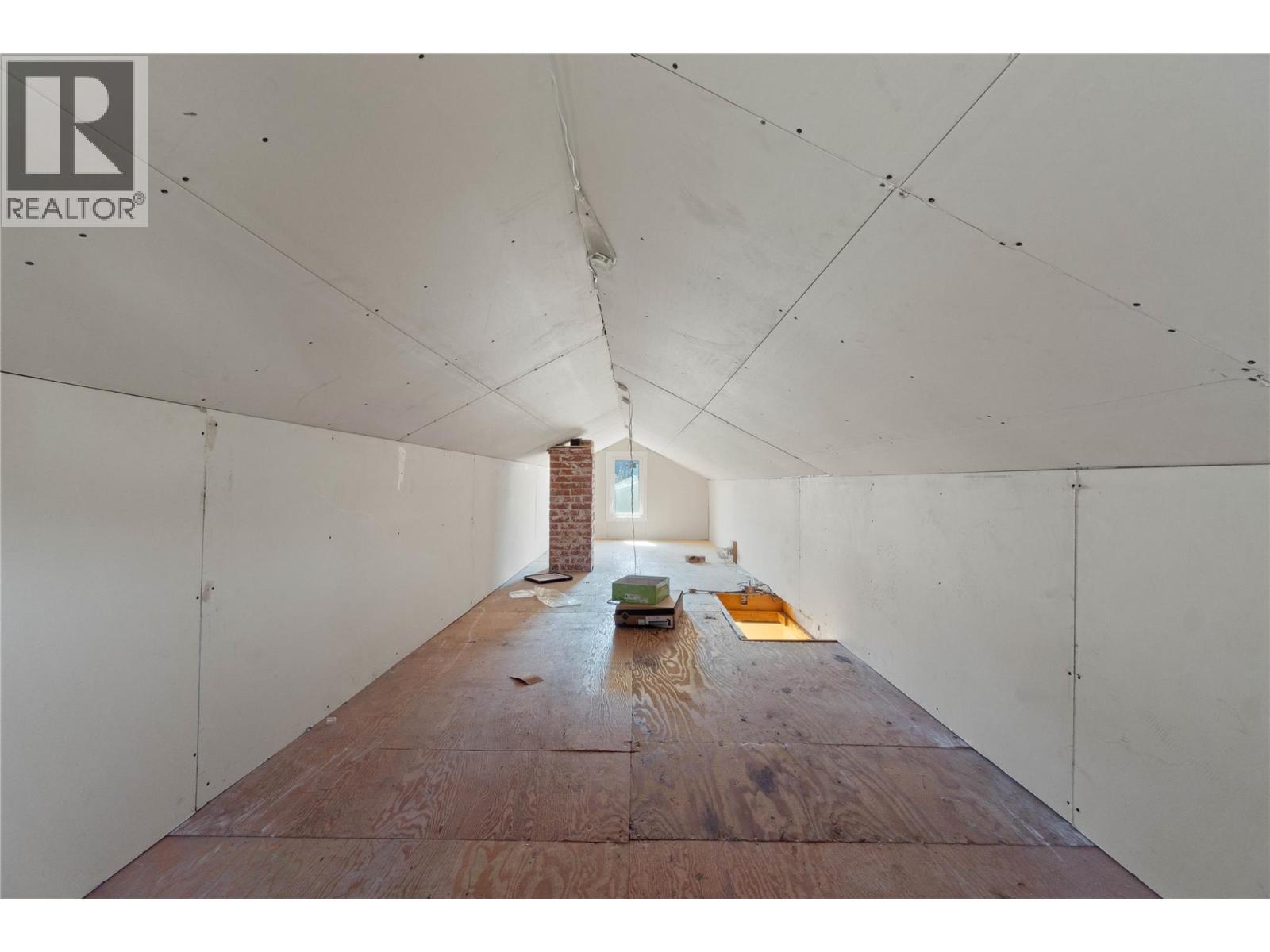 795 NICOLA STREET - 30