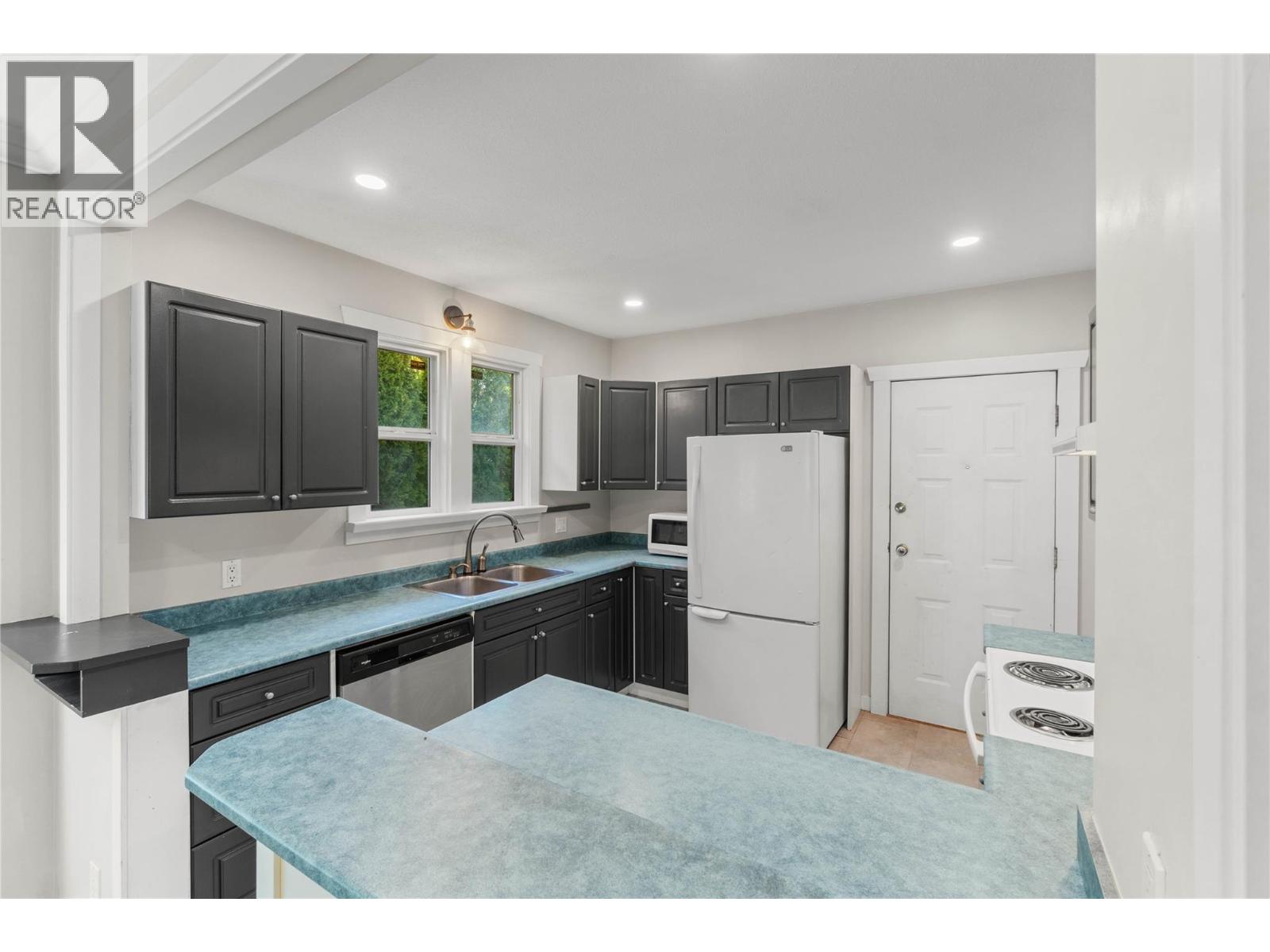 795 NICOLA STREET - 24