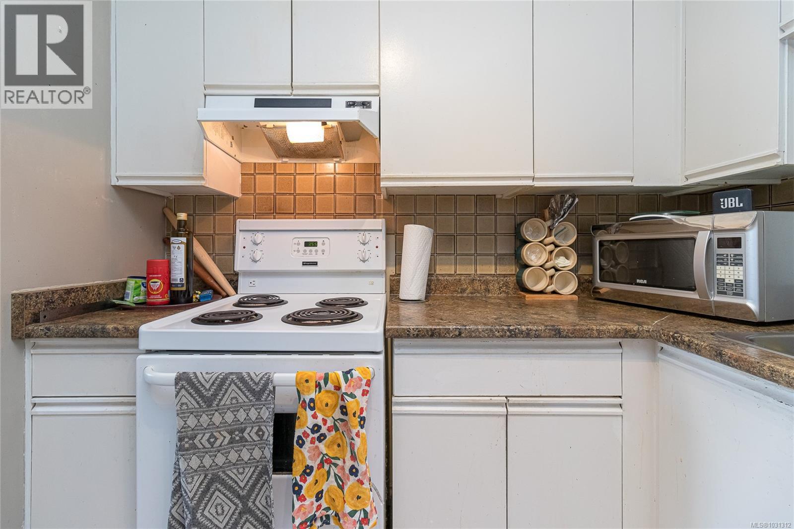 #1109 1630 QUADRA ST - 10