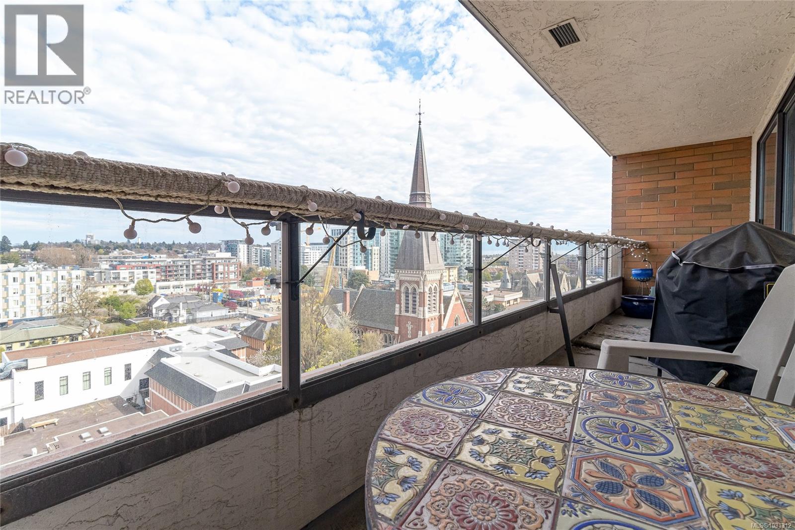 #1109 1630 QUADRA ST - 16