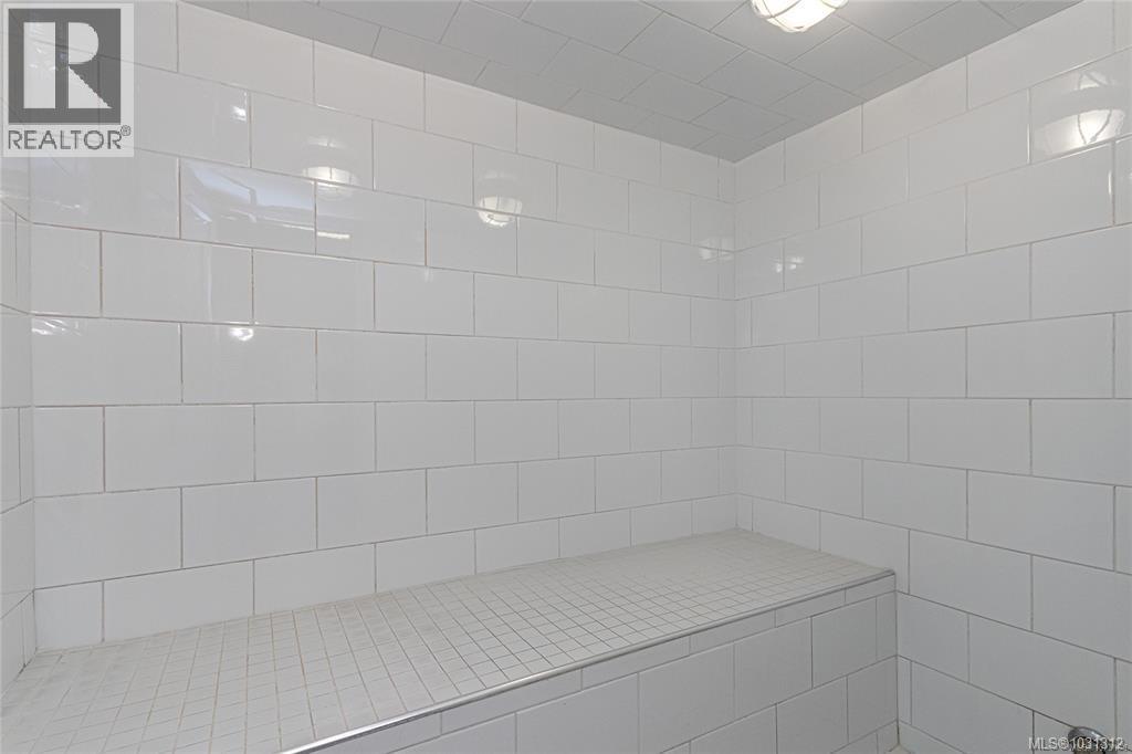 #1109 1630 QUADRA ST - 24