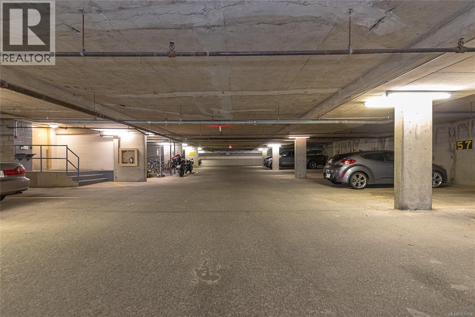 #1109 1630 QUADRA ST - 28