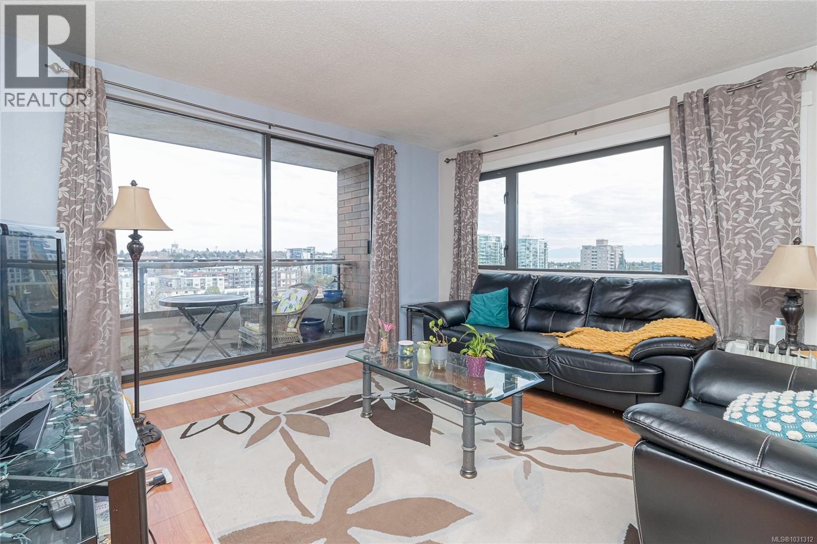 #1109 1630 QUADRA ST - Image 3