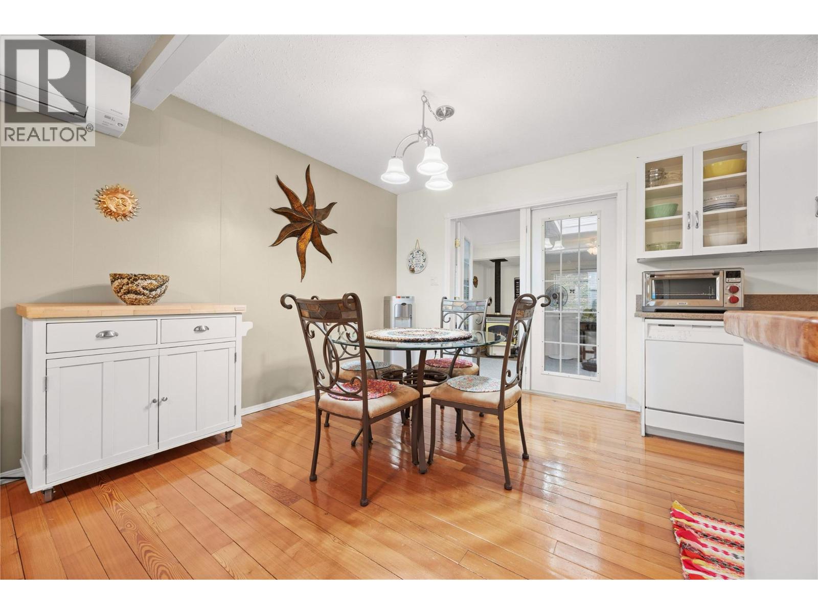 5882 Victoria Street, Peachland