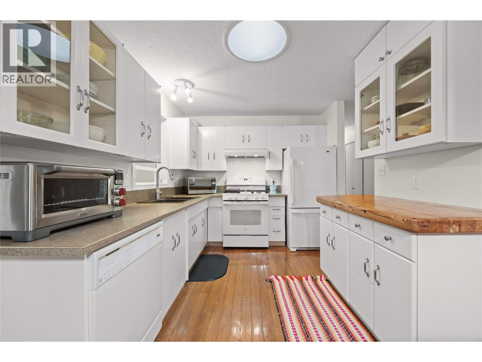 5882 Victoria Street, Peachland