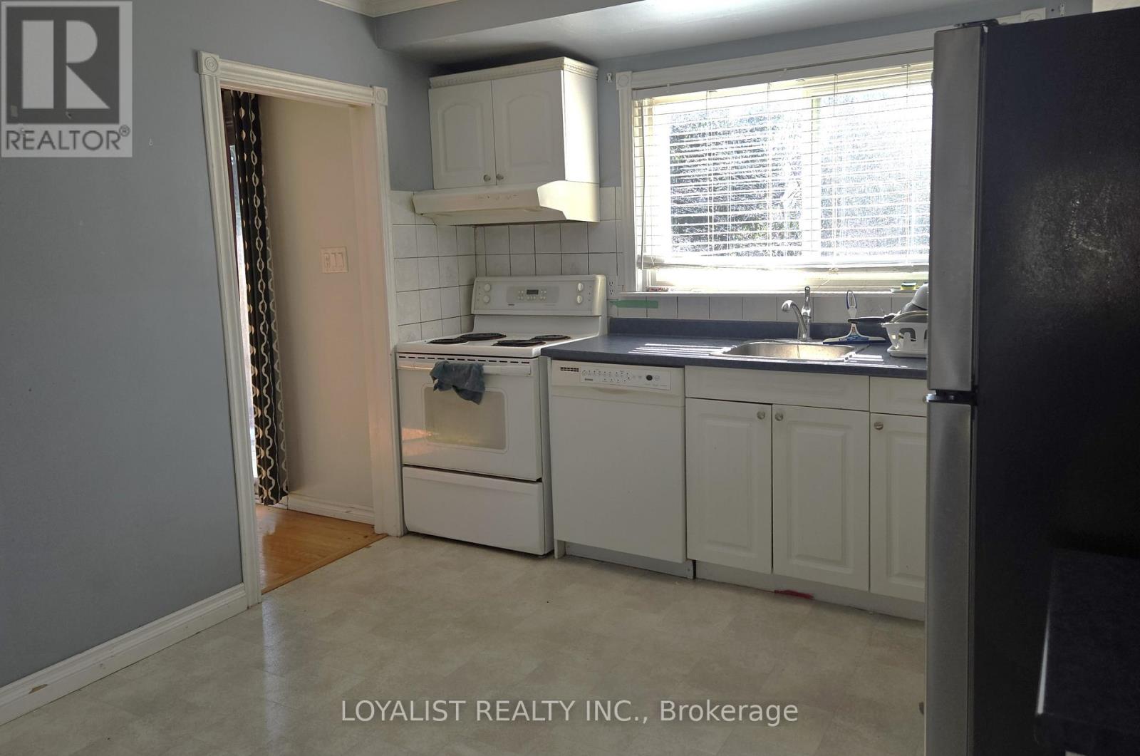 220 PARROTT DRIVE - 7