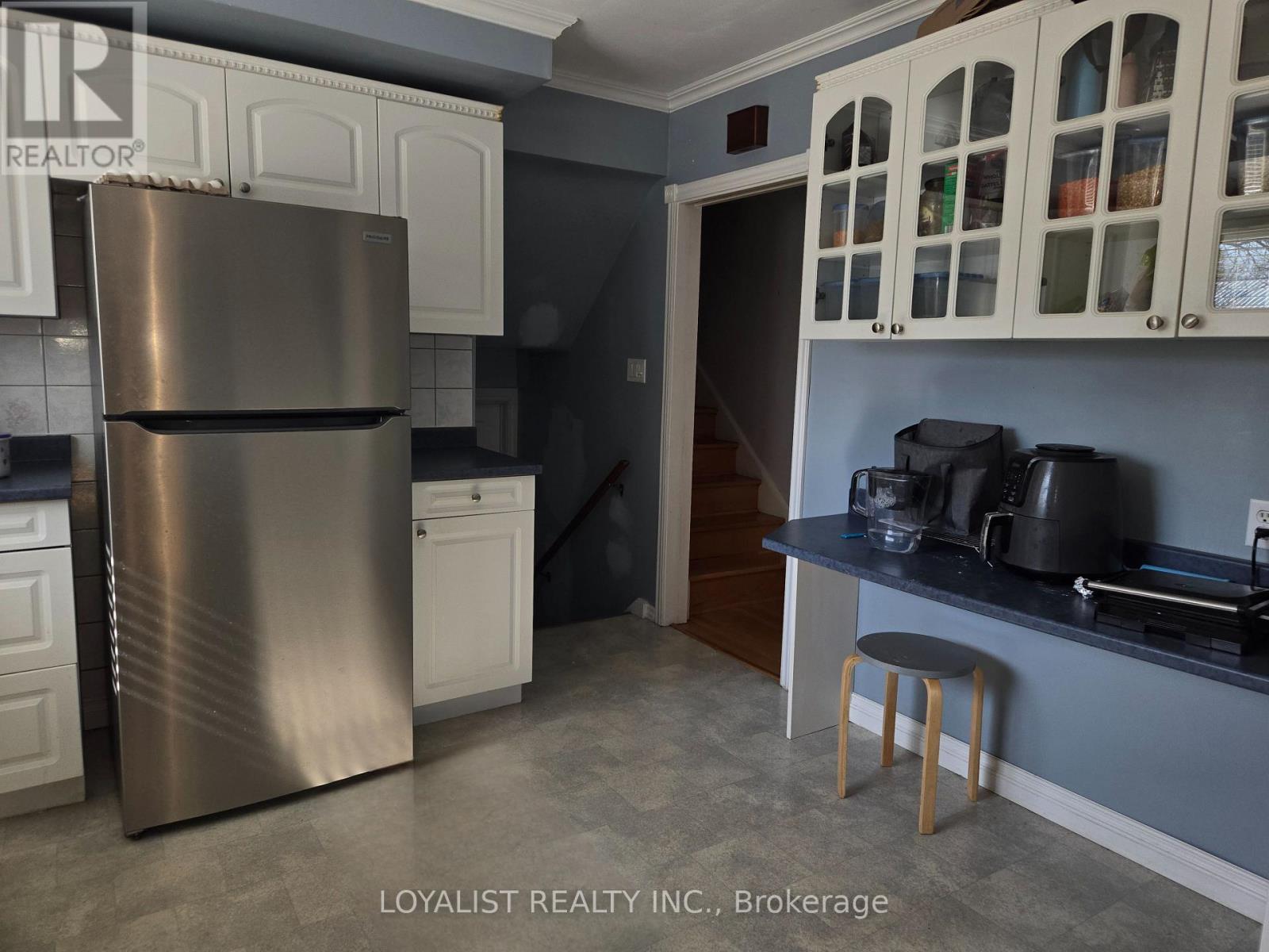 220 PARROTT DRIVE - 8