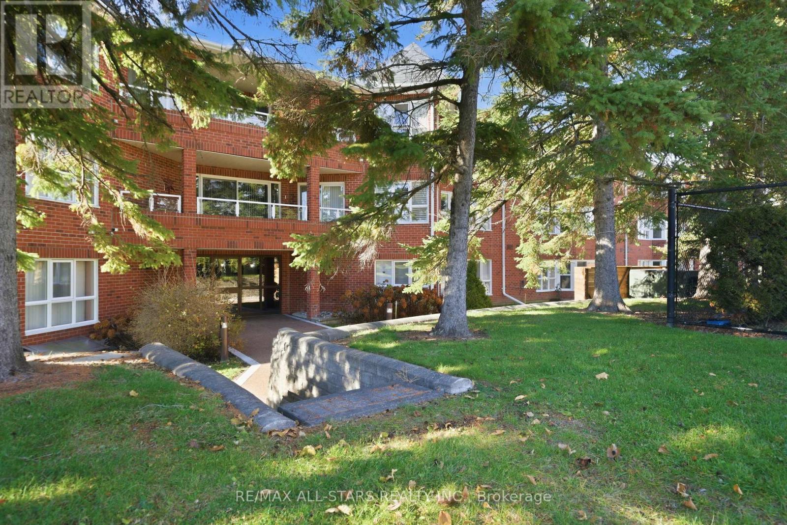 312 - 4 HERITAGE WAY — photo 36