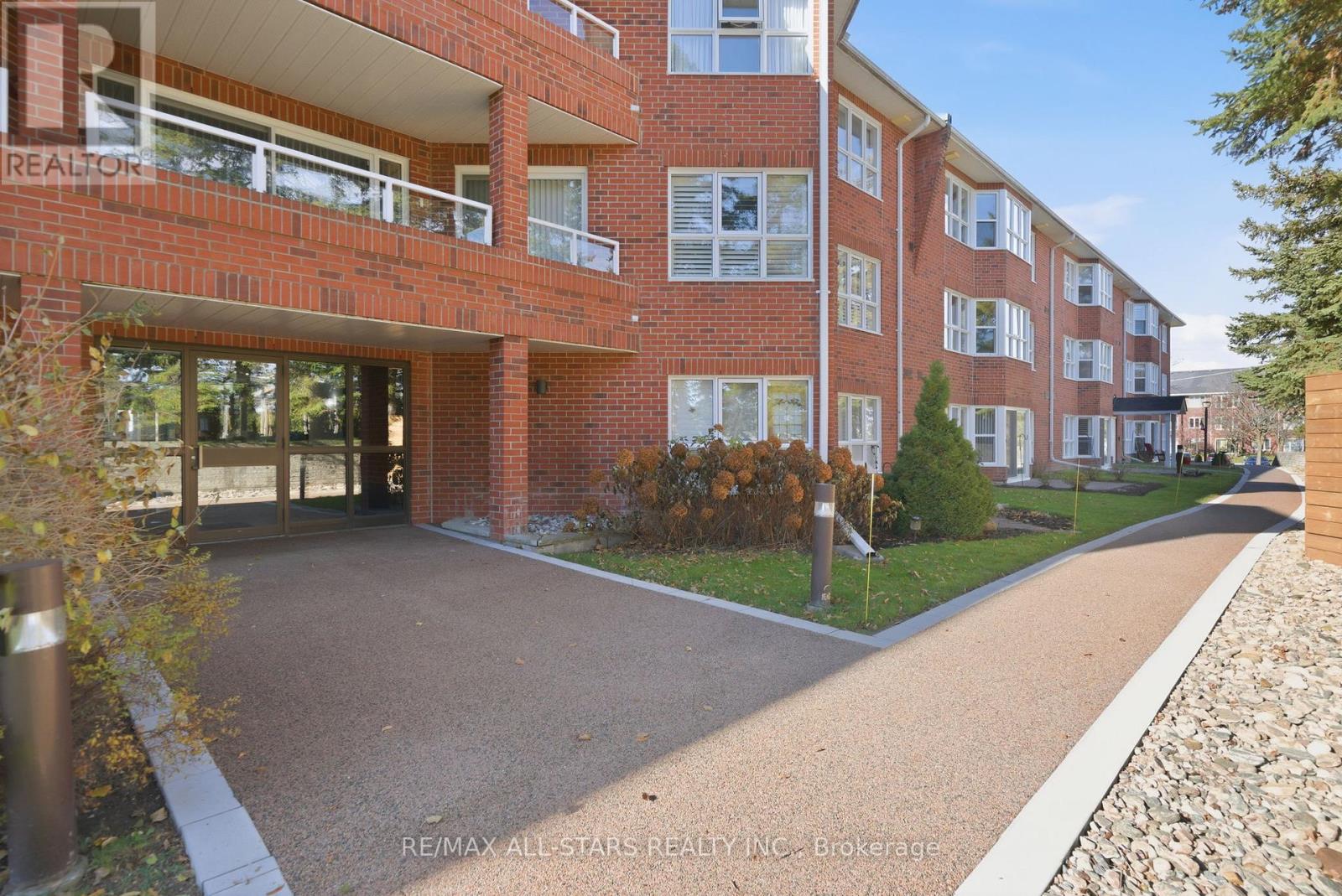 312 - 4 HERITAGE WAY — photo 37