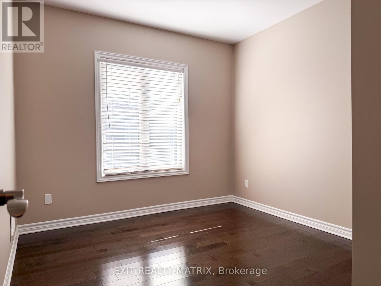 305 - 300 SOLSTICE CRESCENT — photo 21