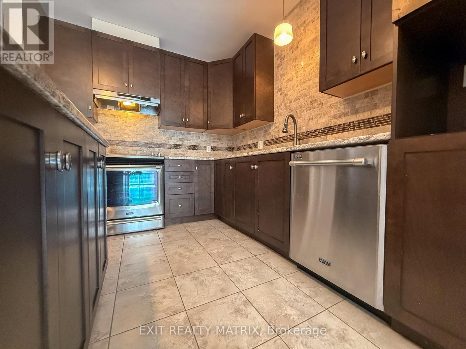 305 - 300 SOLSTICE CRESCENT — photo 8
