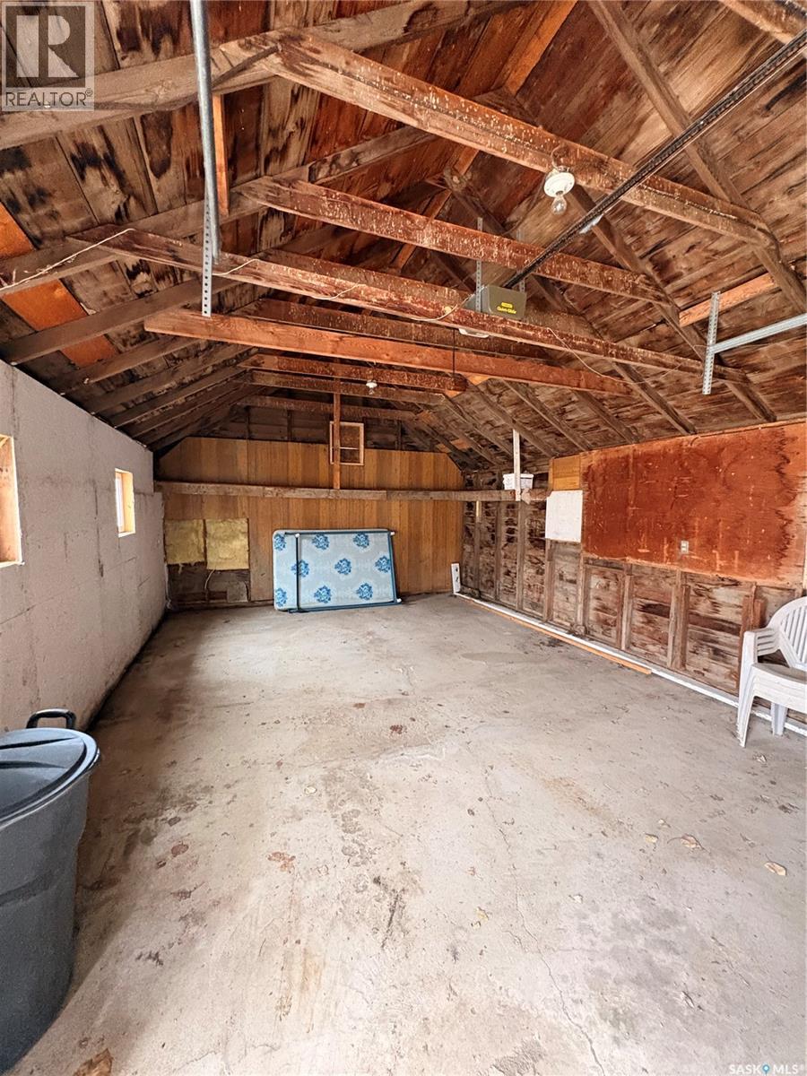 118 2nd STREET E - 13