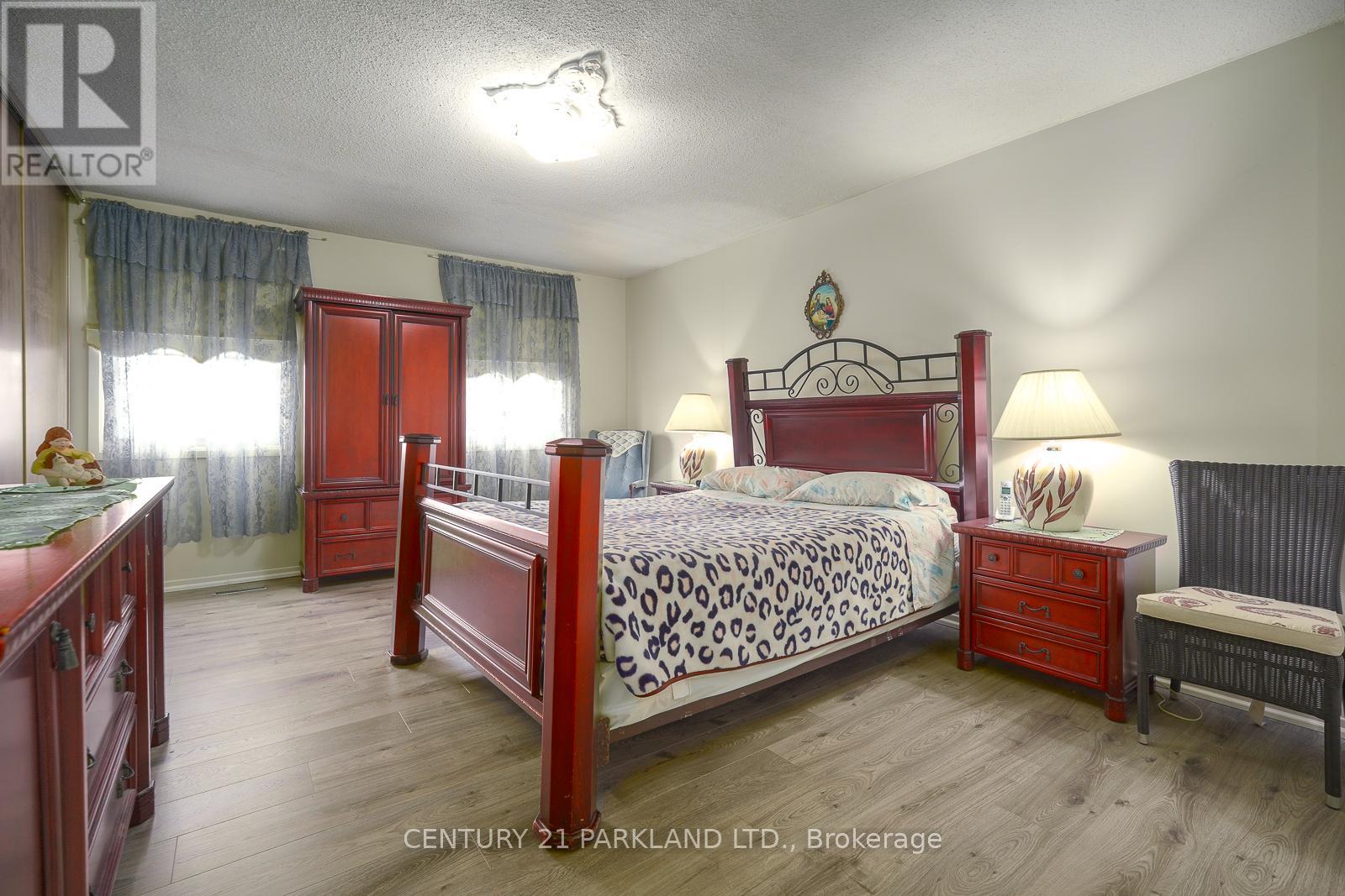 28 FAWCETT TRAIL - 11
