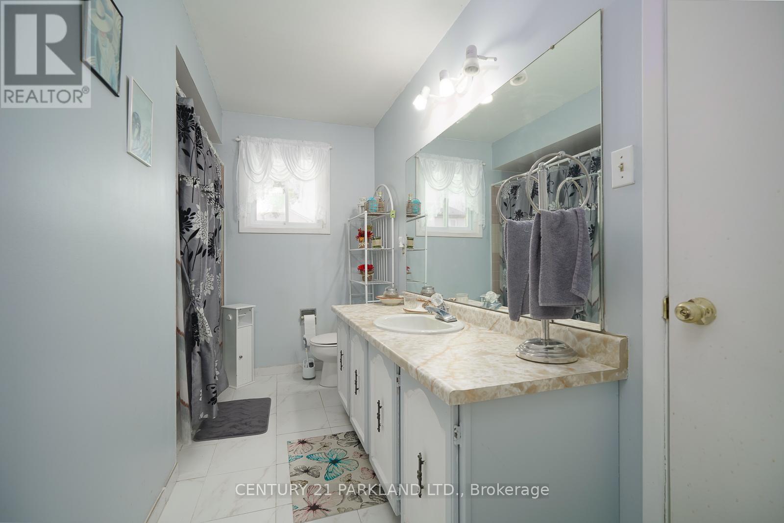 28 FAWCETT TRAIL - 12