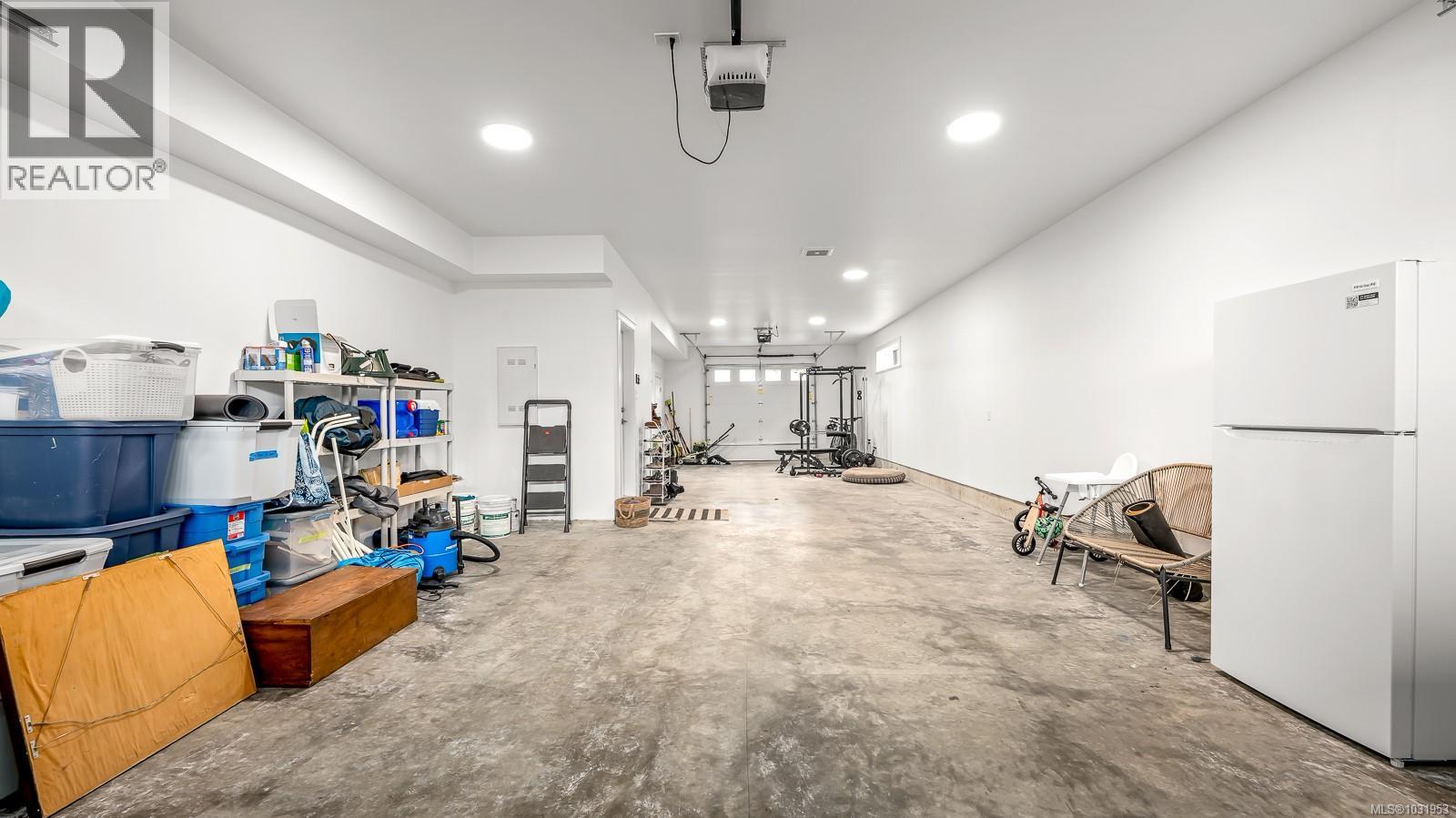 4014 SOUTHWALK DR - 36