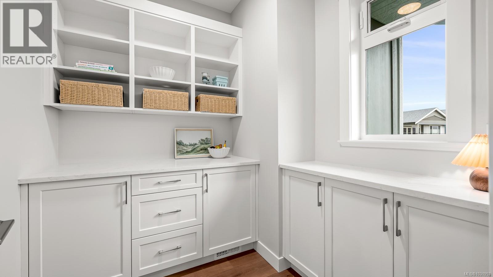 4014 SOUTHWALK DR - 4