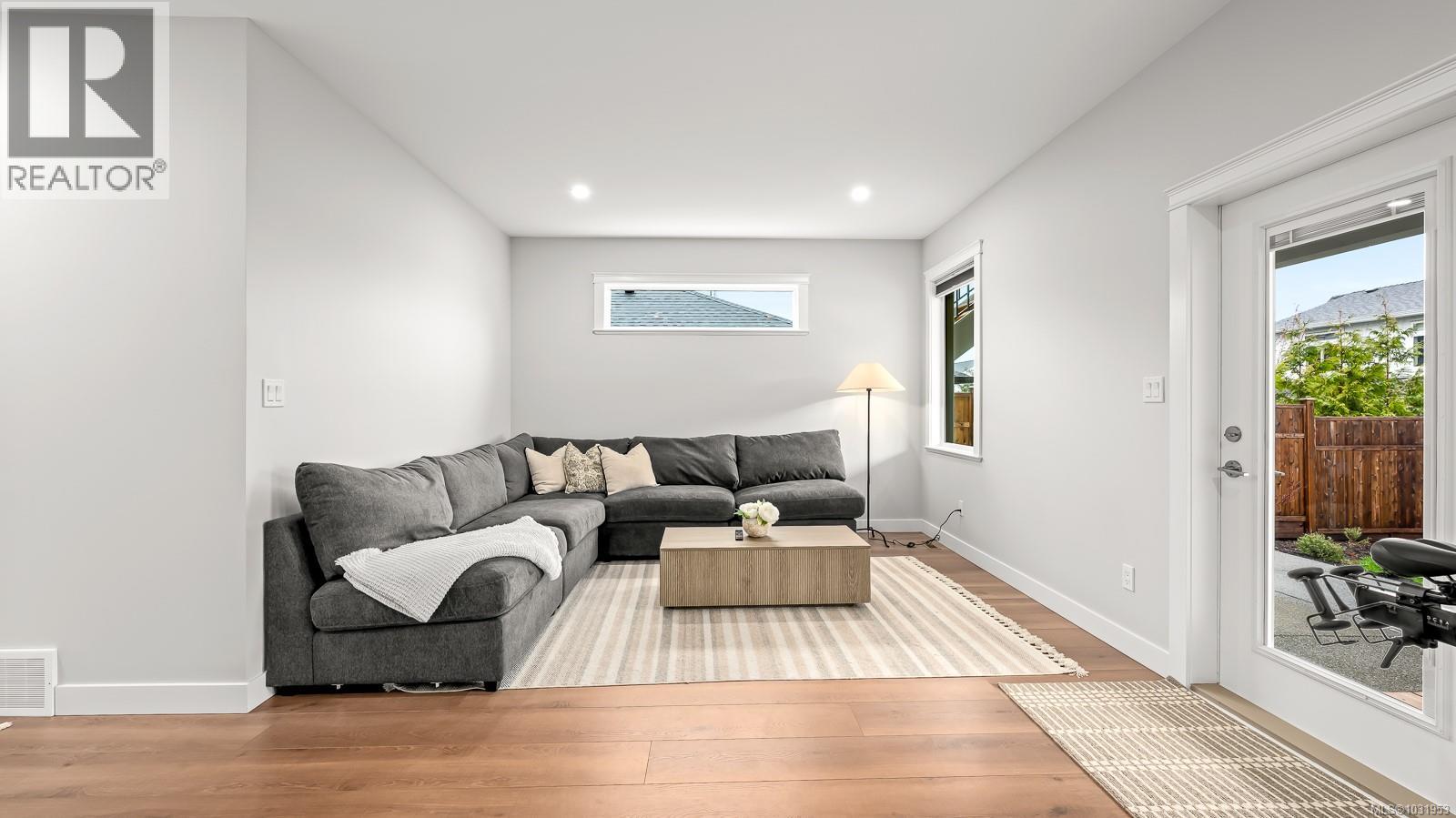 4014 SOUTHWALK DR - 40