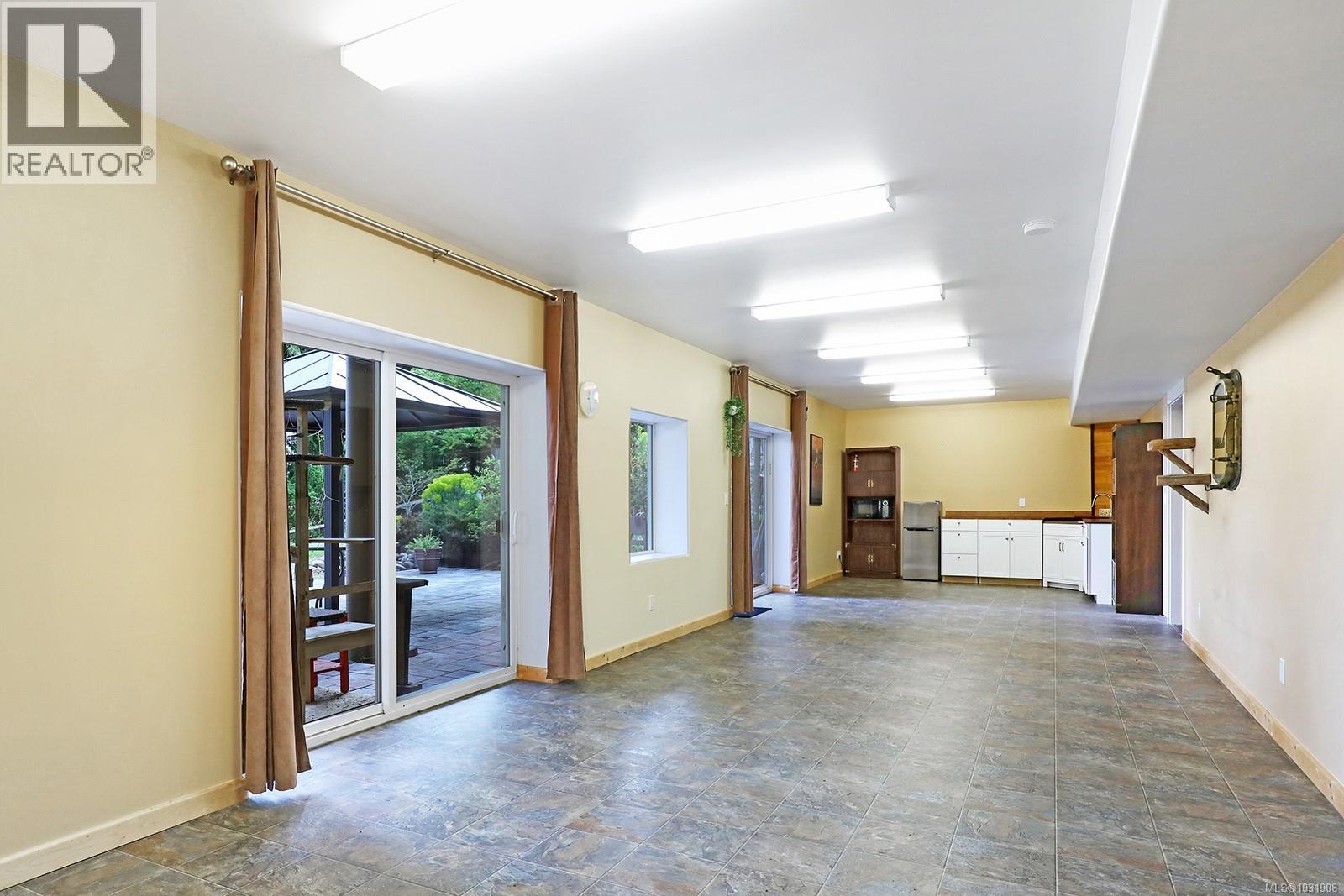 7820 SHIPS POINT RD - 11