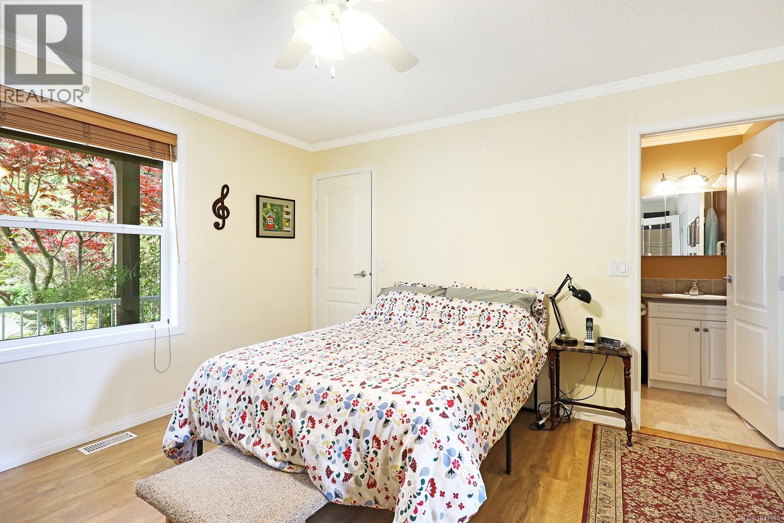 7820 SHIPS POINT RD - 28