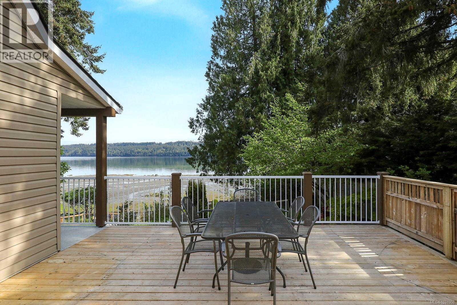 7820 SHIPS POINT RD - 33