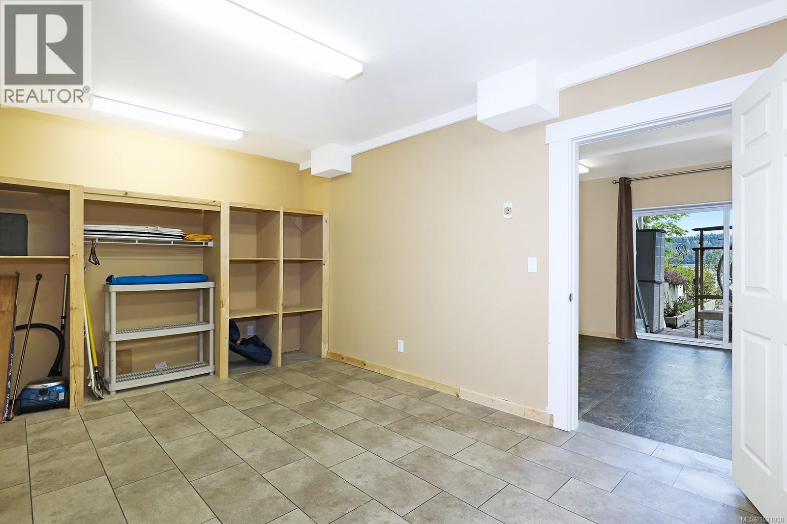 7820 SHIPS POINT RD - 47