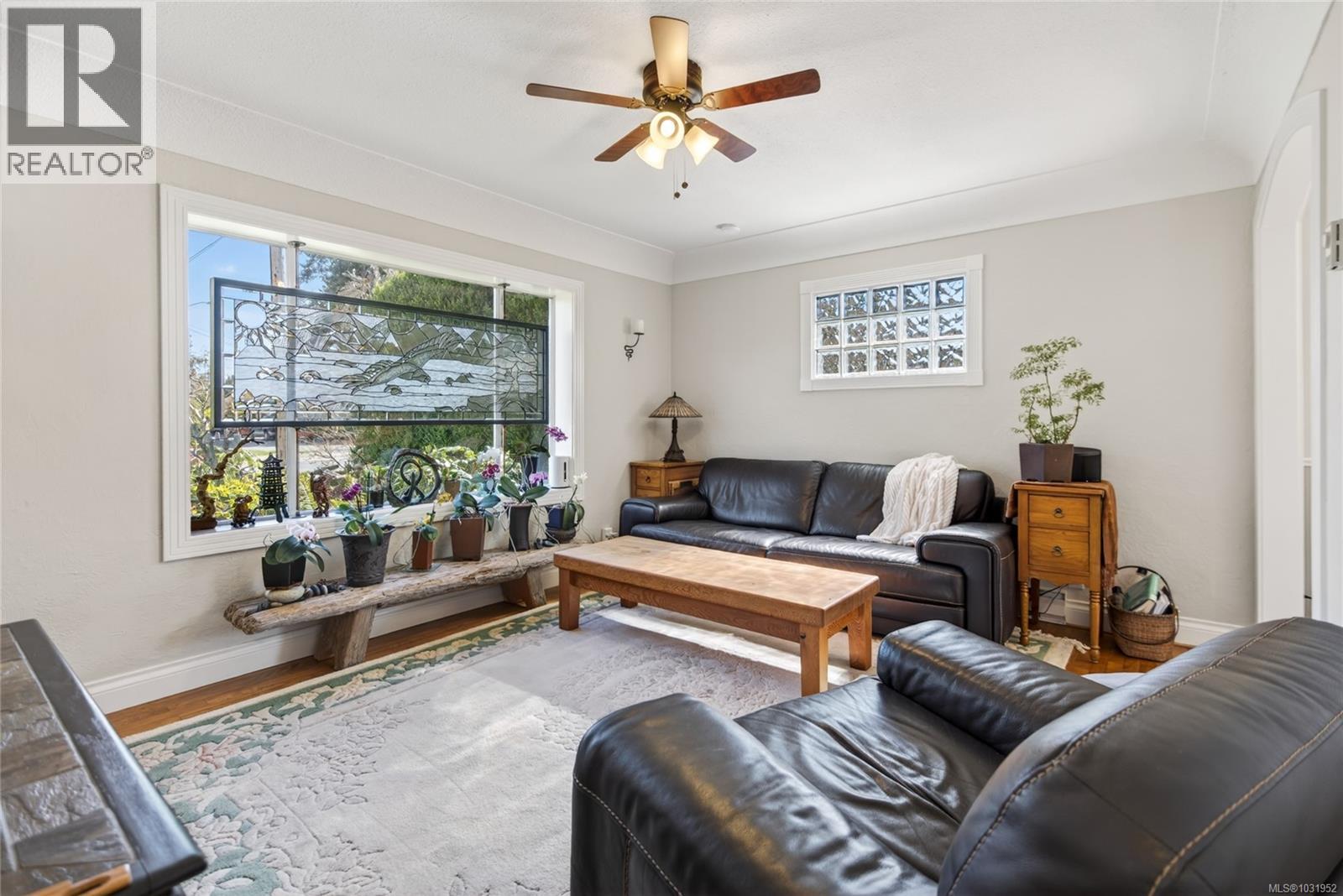 1195 URQUHART AVE - 5