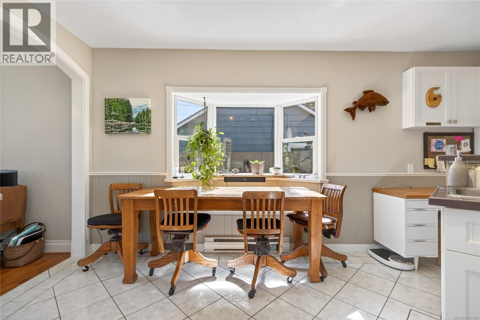 1195 URQUHART AVE - 14