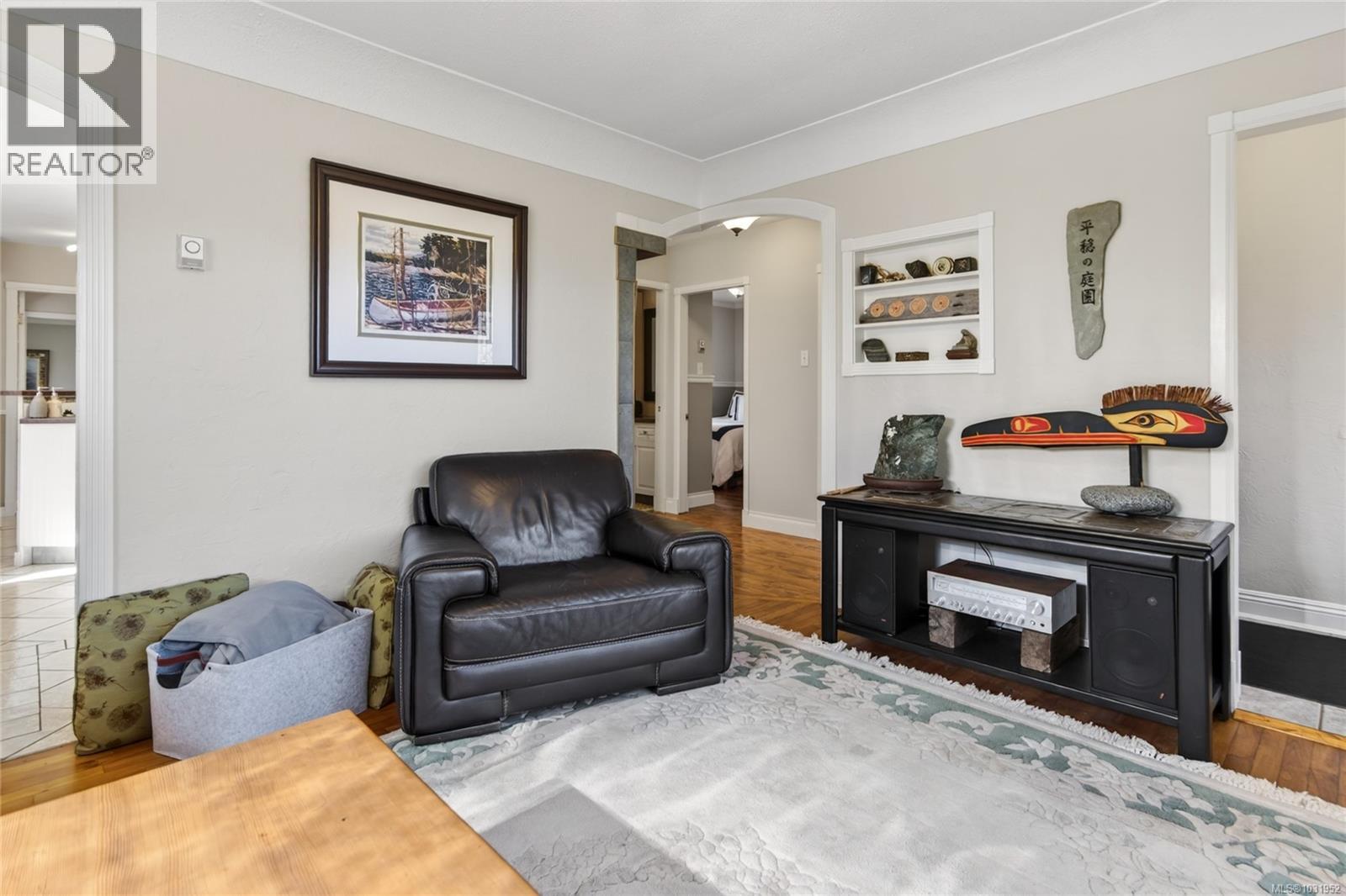 1195 URQUHART AVE - 8