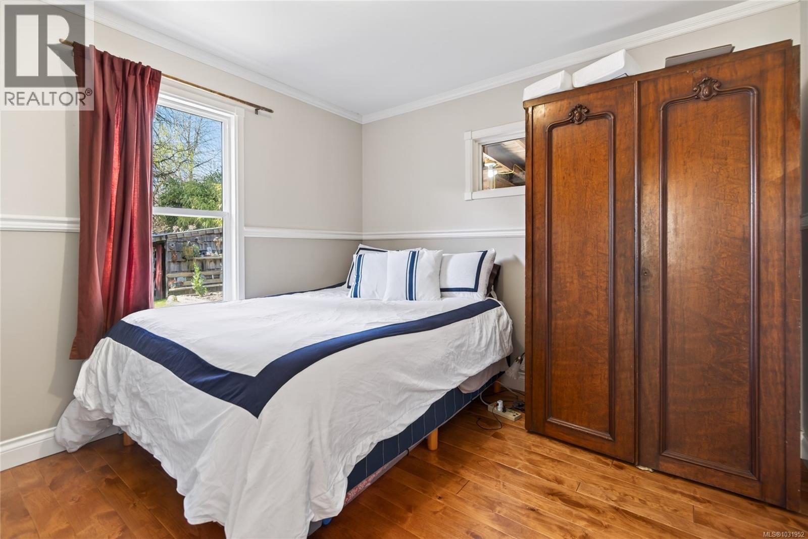 1195 URQUHART AVE - 18