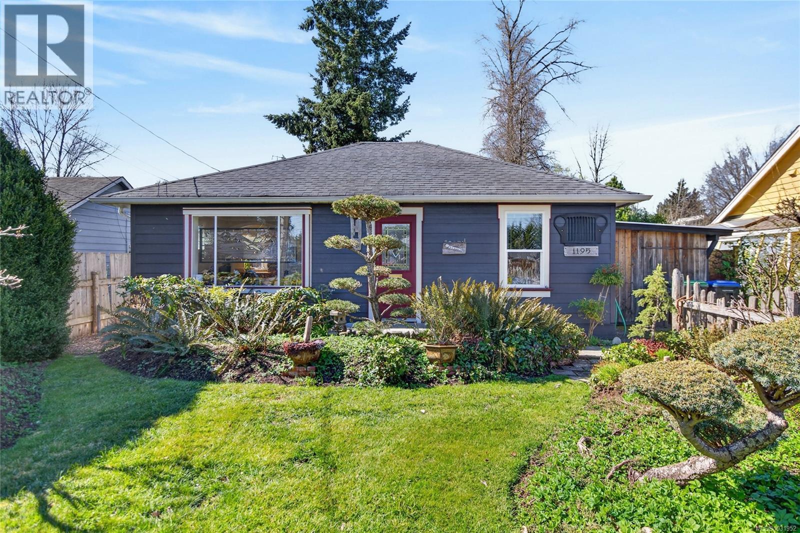 1195 URQUHART AVE - Image 2