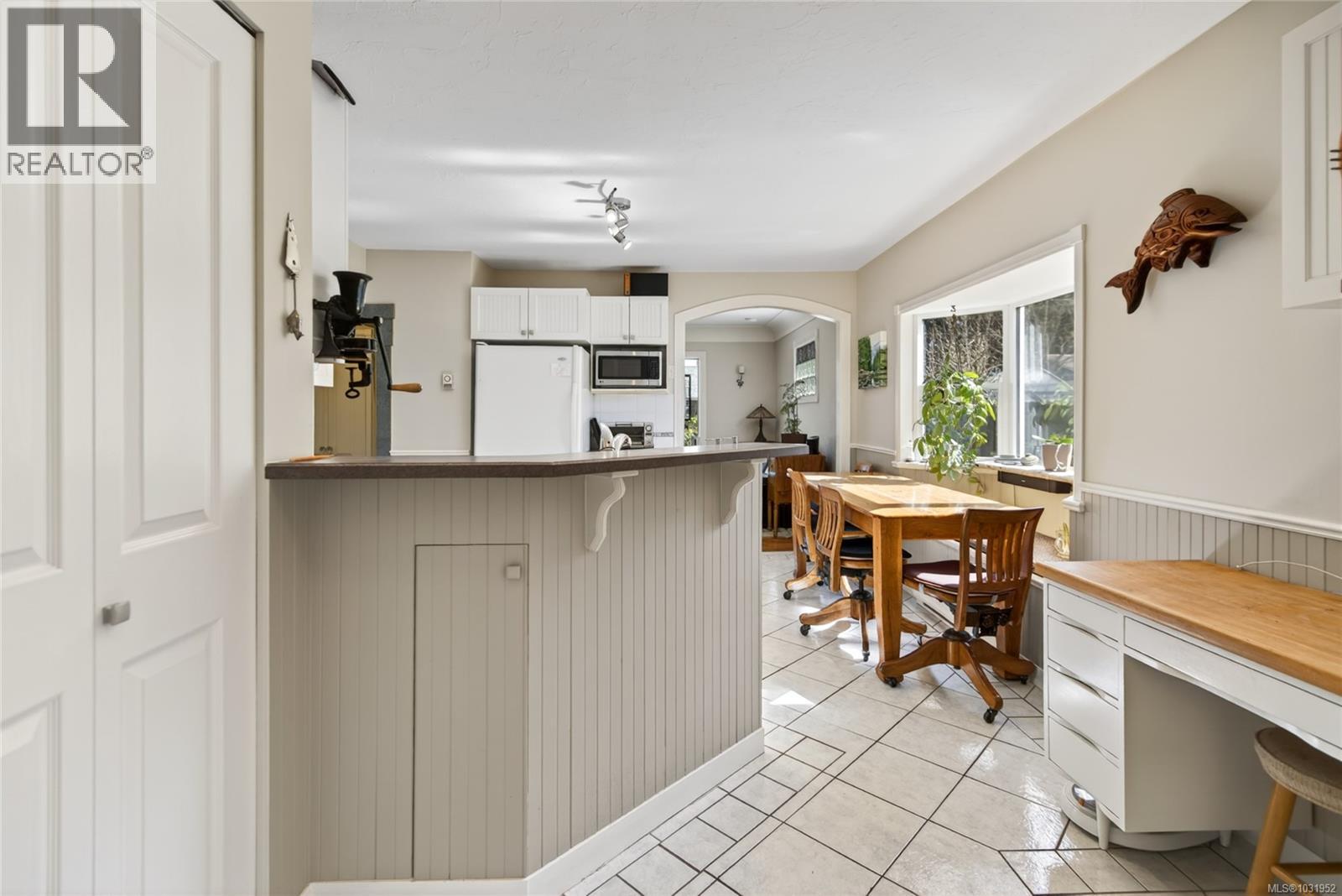 1195 URQUHART AVE - 15