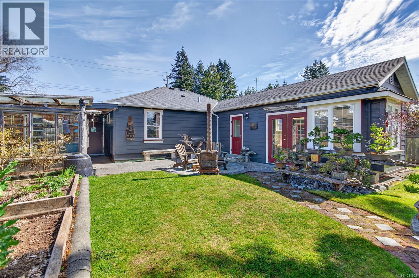 1195 URQUHART AVE - 32