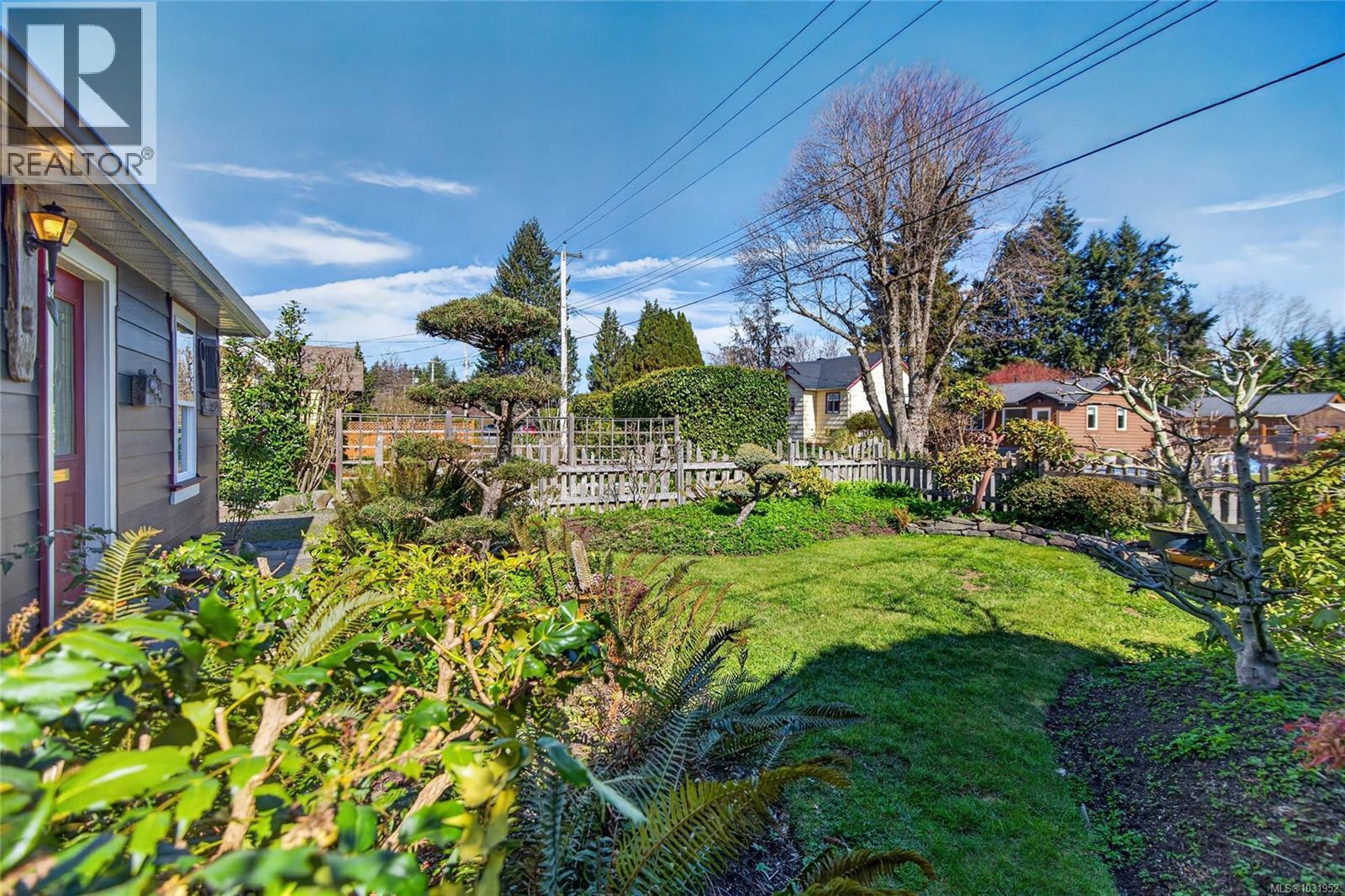 1195 URQUHART AVE - 43